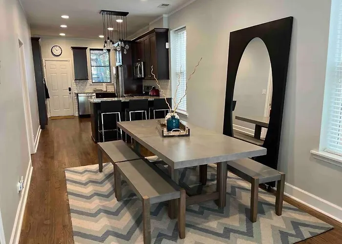 Trendy West Town Flat - 2 Bed / 1.5 Bath W Parking Chicago